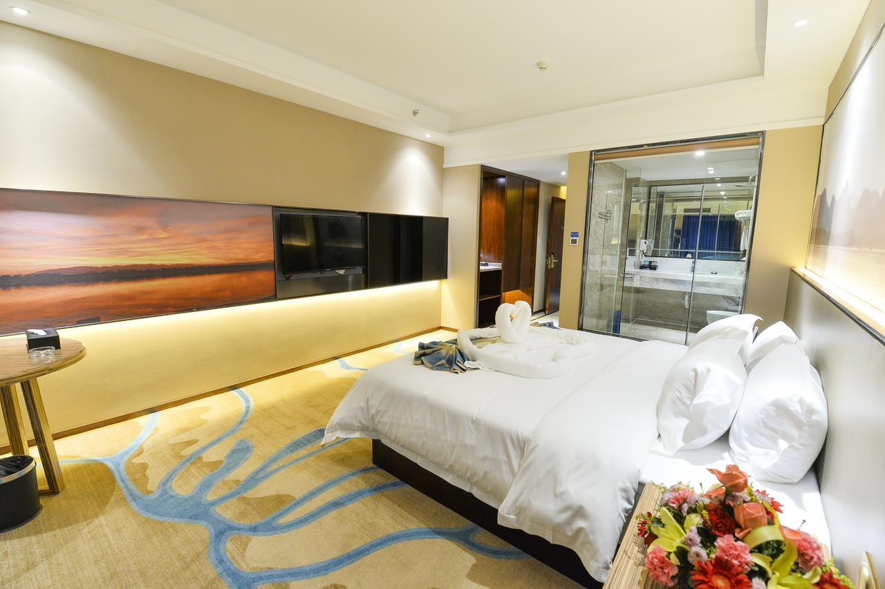 Manhatton Hotel Guilin North Railway Station Экстерьер фото