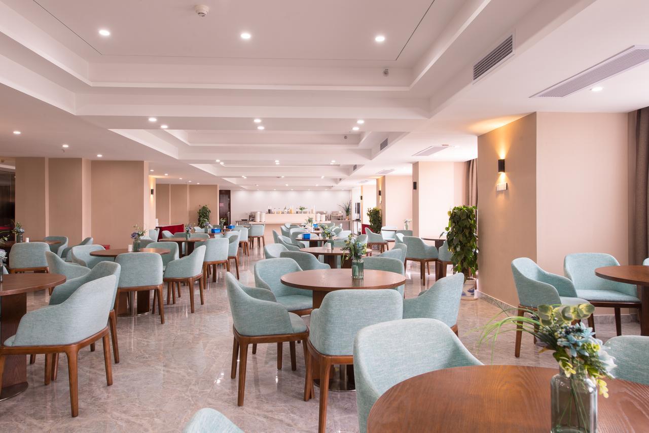 Manhatton Hotel Guilin North Railway Station Экстерьер фото