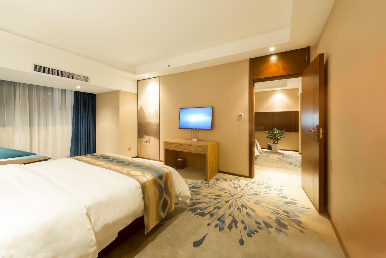 Manhatton Hotel Guilin North Railway Station Экстерьер фото